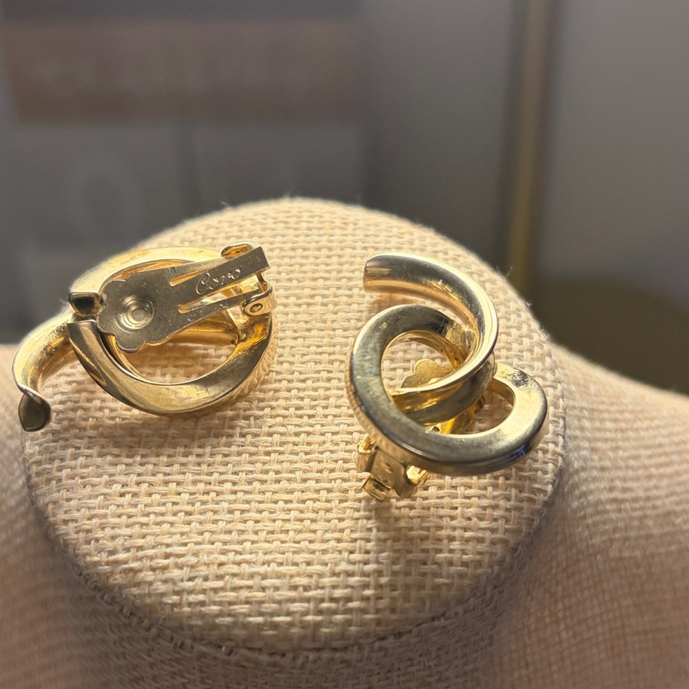 Vintage Coro Gold Swirl Earrings Clip - Picture 2 of 5